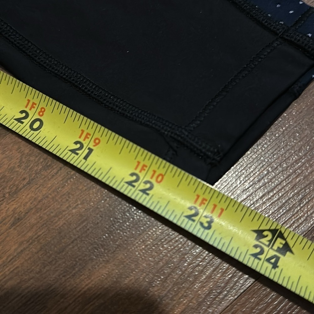 Athleta Ultimate Stash Pocket Laser Cut 7/8 Tights Size XXS Excellent Condition - Picture 14 of 16